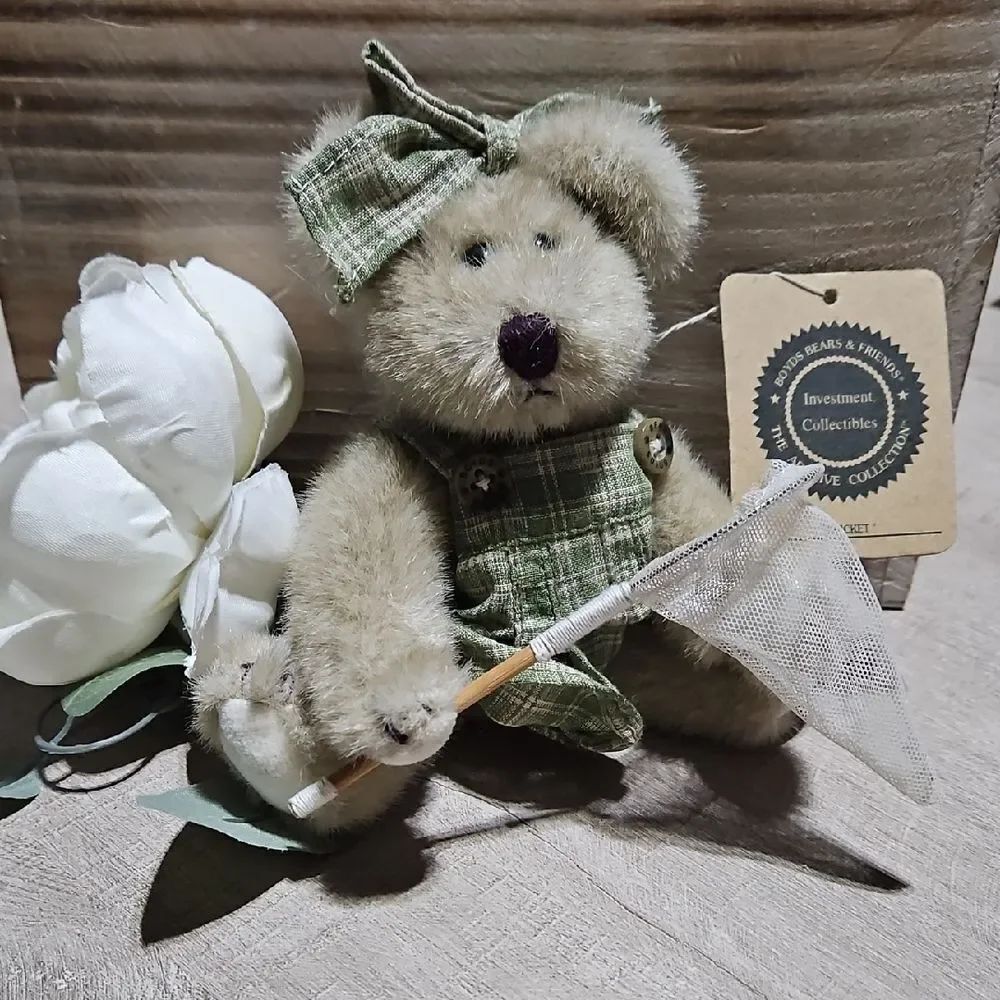 Boyds Bears 🎄 Investment Collectibles Cricket Plush Bear with Butterfly Net